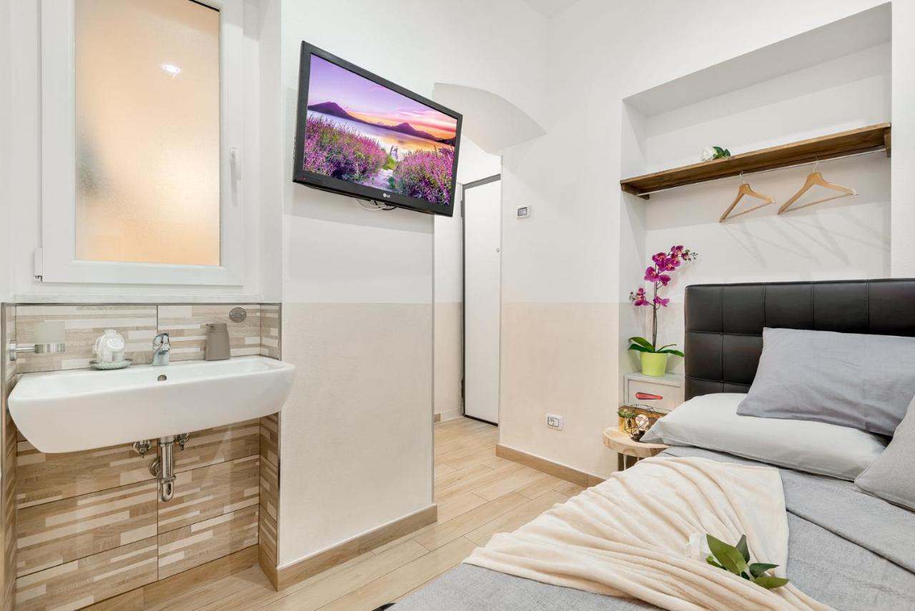 Alby Express Rooms ลาสเปเซีย ภายนอก รูปภาพ
