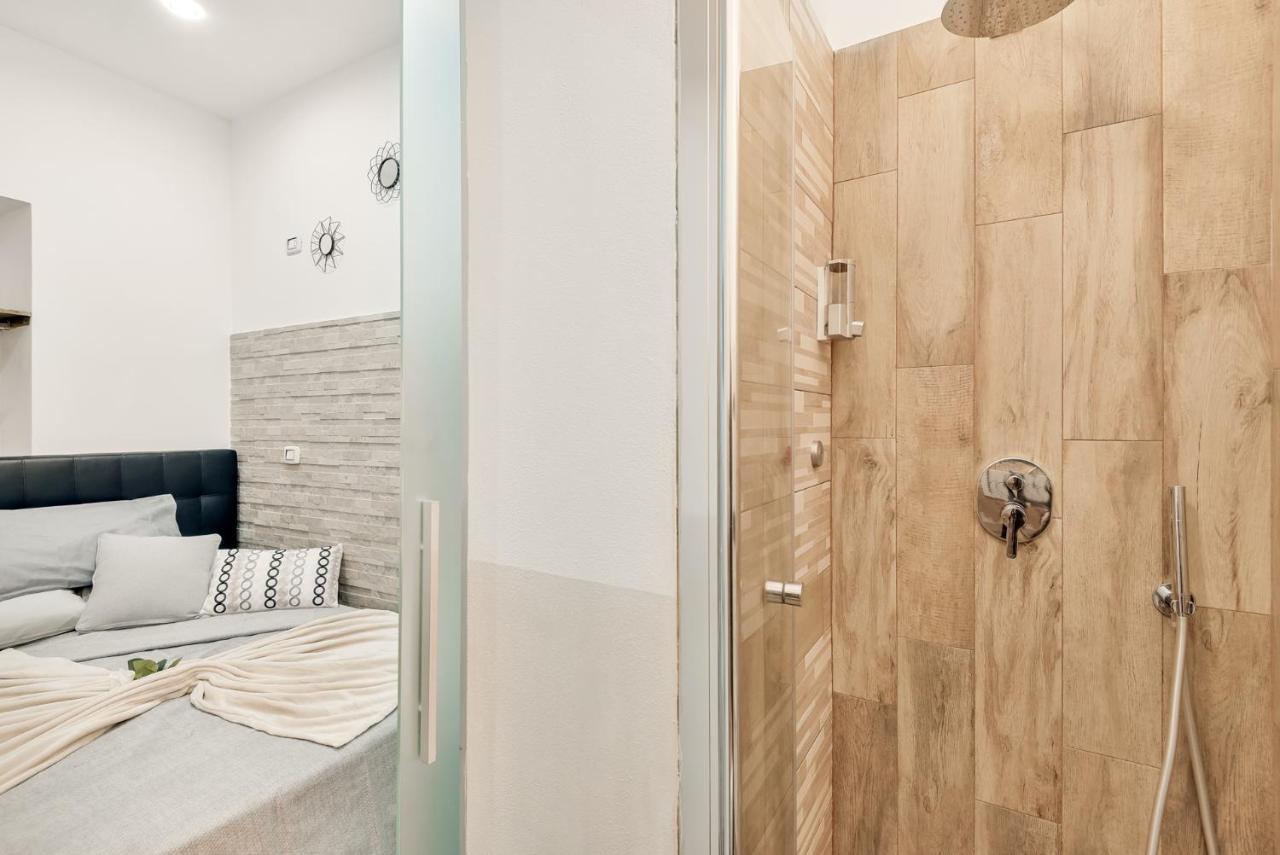 Alby Express Rooms ลาสเปเซีย ภายนอก รูปภาพ